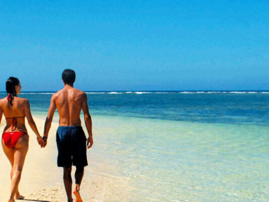 ceylontravel-realxing in Beache